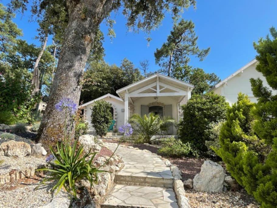 Adorable petite maison à 400m de la mer Saint-Georges-de-Didonne Exterior foto