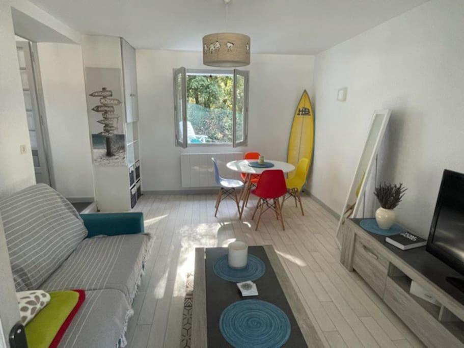 Adorable petite maison à 400m de la mer Saint-Georges-de-Didonne Exterior foto