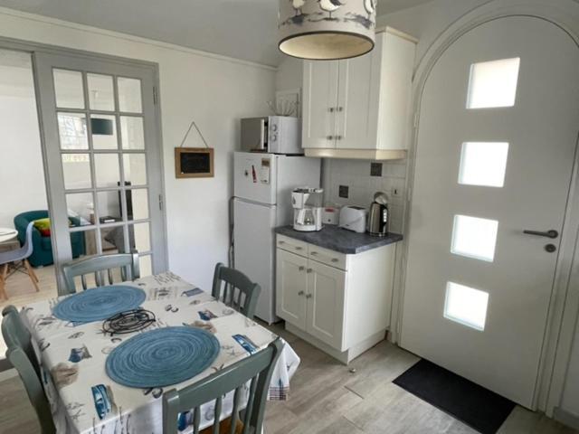 Adorable petite maison à 400m de la mer Saint-Georges-de-Didonne Exterior foto